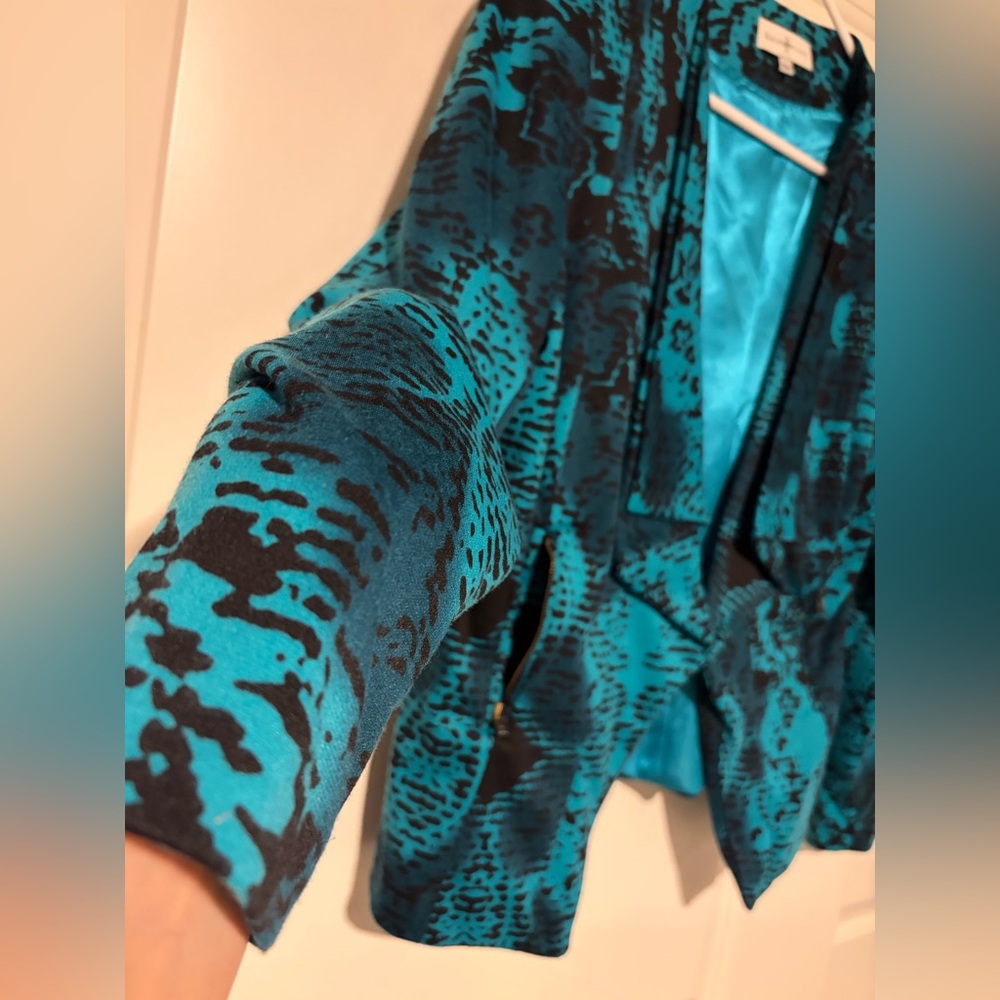 Kate and Rosy Blue Patterned Women's Blazer - Picture 2 of 7